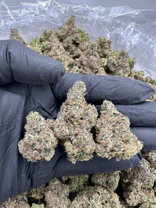 Frosted Fluff Strain
